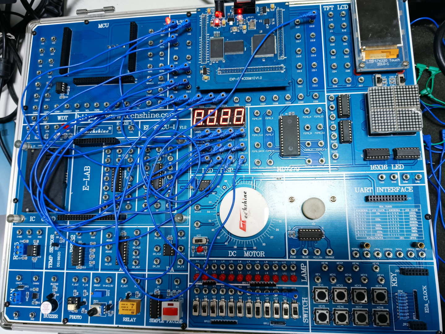 交通灯控制器设计Verilog代码Qua