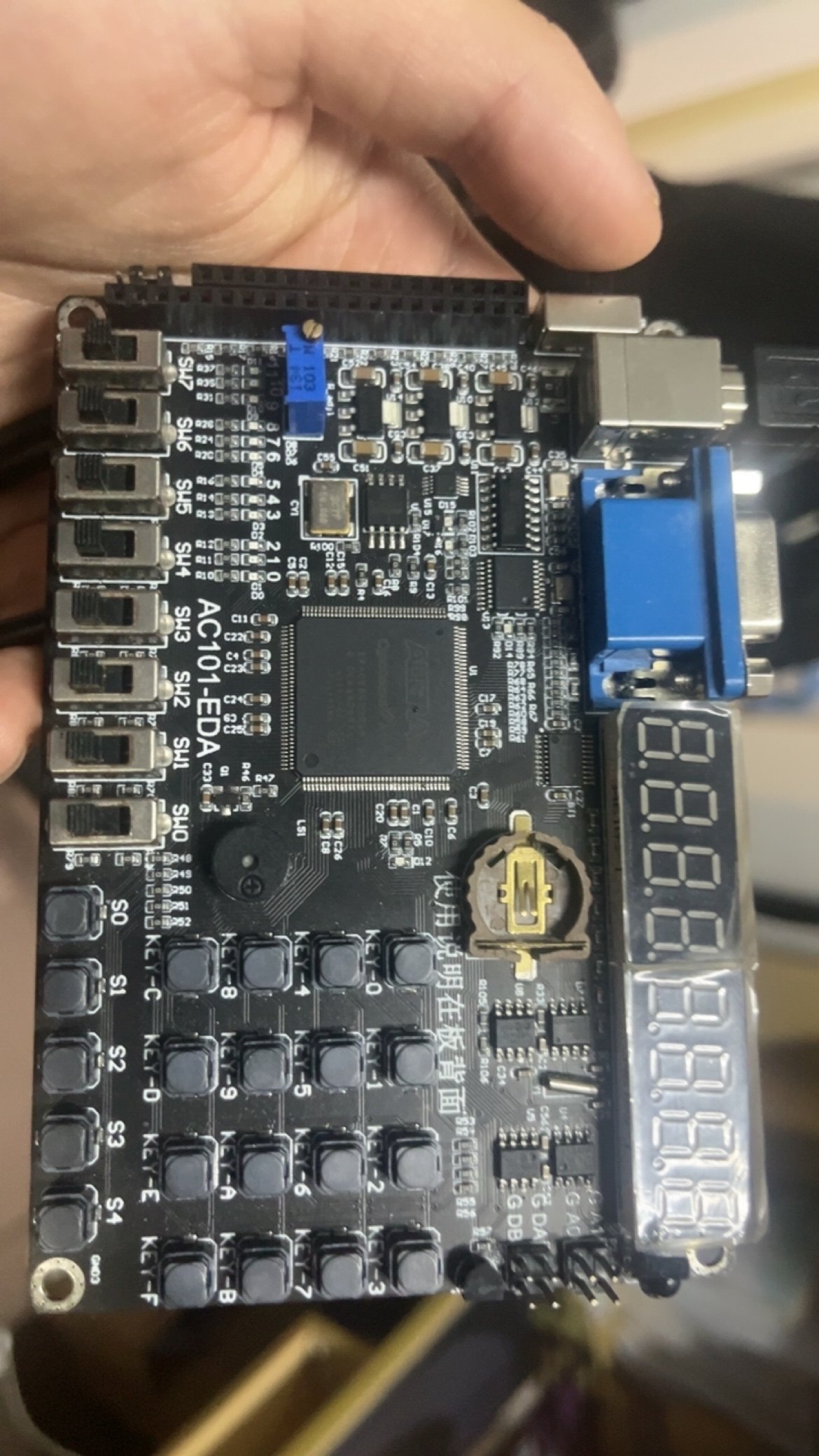 停车场车位计数控制 FPGA 设计 Verilog Quartus 开发板验证图片 AC101开发板.jpg