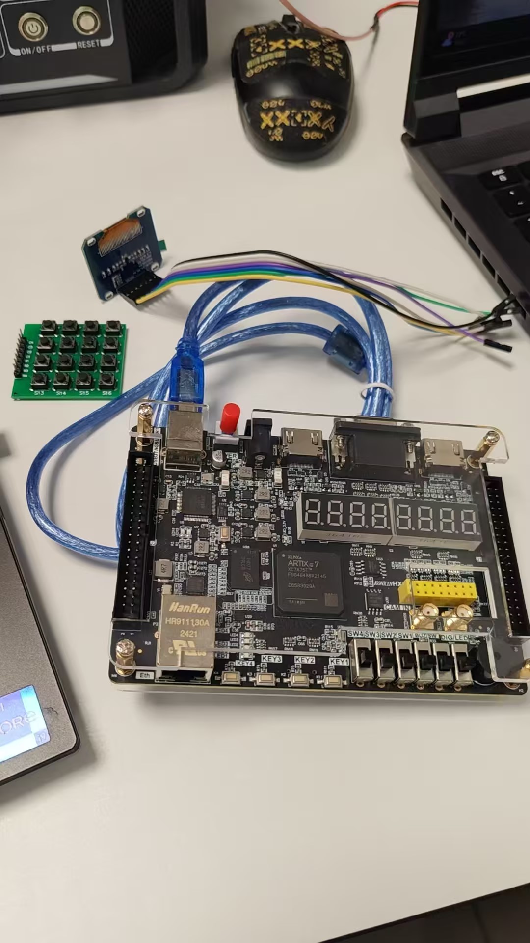 XADC 数字电压表 OLED 显示与自
